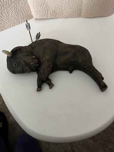 Erlegter bison mit - erlegter, zwei
