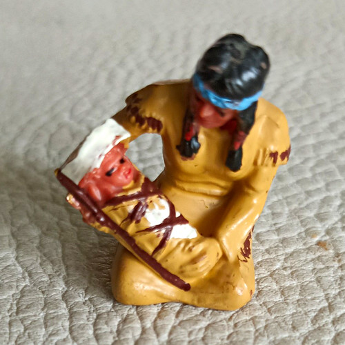 Wildwest indianer figur kniend - wildwest-indianer,
